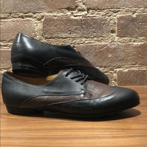 Tahari Leather lace-up Oxford Shoe
